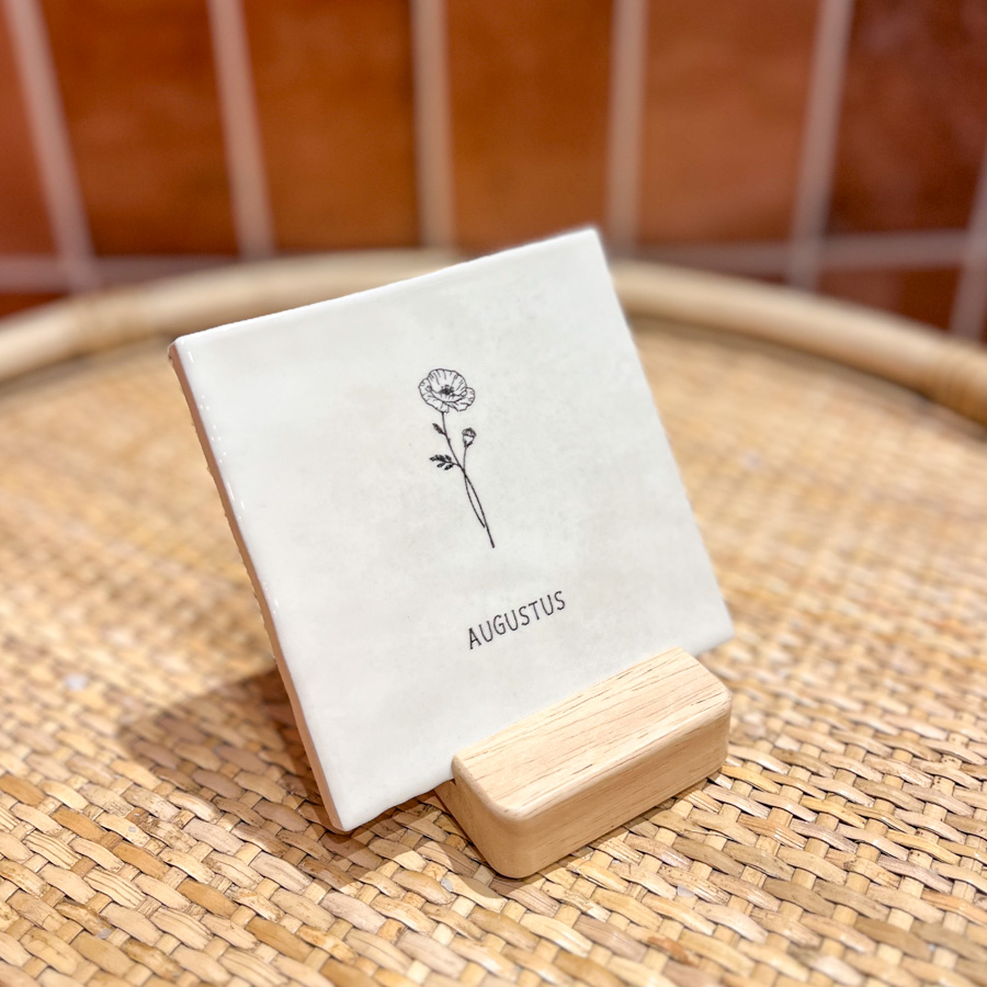 Gegraveerd tegeltje met geboortebloem – augustus klaproos - Afbeelding 3