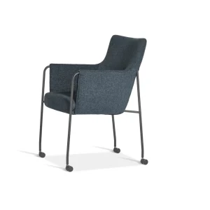 Design on Stock Myra met wieltjes