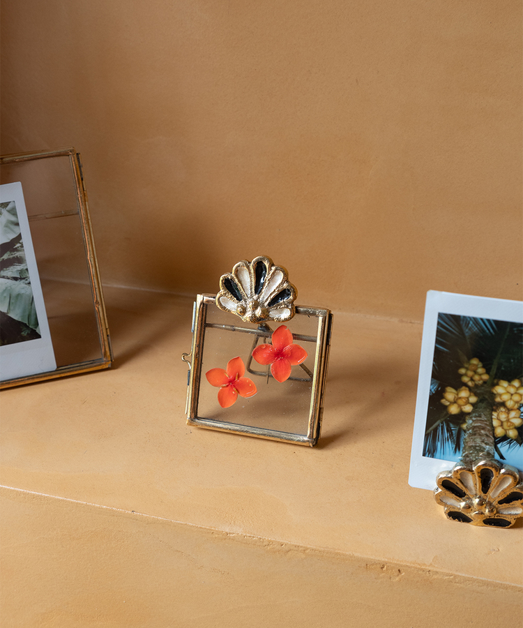 Mini fotolijst messing zwart – Rosie Roset | Doing Goods